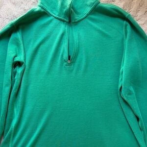 Woolx Green Merino Wool Top, size large women’s, Kelly green color, quarter zip